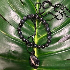 GORGEOUS black & blue tiger eye wire wrapped crystal bracelet & necklace set
